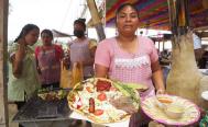 Buscan proteger con denominaci&oacute;n de origen a la tlayuda, tortilla ancestral de Oaxaca