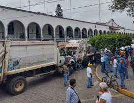 Amanece Tuxtepec repleta de basura; para servicio de limpia en medio de pugnas electorales