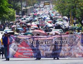 Para labores y marcha Secci&oacute;n 22 en Oaxaca para exigir mejoras laborales a AMLO