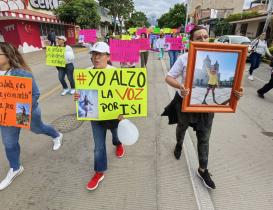 Marchan para exigir justicia por la muerte de una atleta tras ataque de perros pitbull en Oaxaca