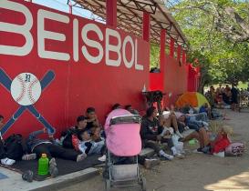 Se debilita caravana de mil migrantes en su llegada a Niltepec, Oaxaca