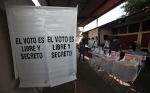 Con apenas 56% de casillas y 2 mil 552 sin instalar, arrancan elecciones en Oaxaca. 