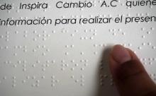 Presentan en Oaxaca la primera cartilla informativa sobre VIH elaborada en sistema braille